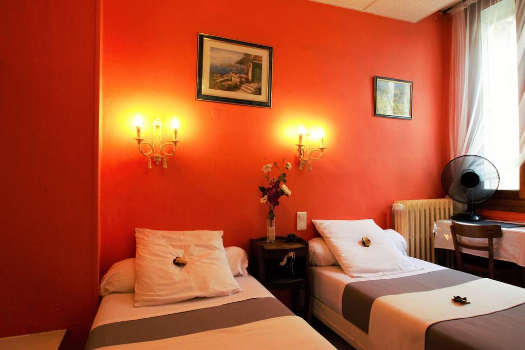 Hotel Innova Cardabella Aviñón Habitación foto