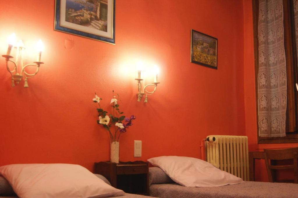 Hotel Innova Cardabella Aviñón Habitación foto